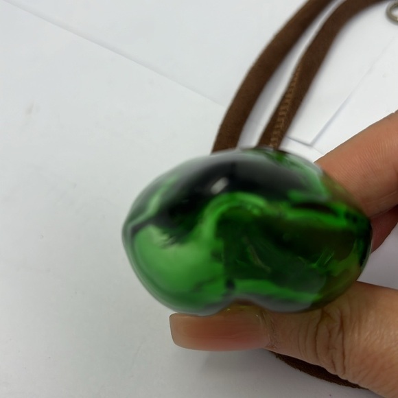 Blown glass heart necklace - Picture 4 of 6